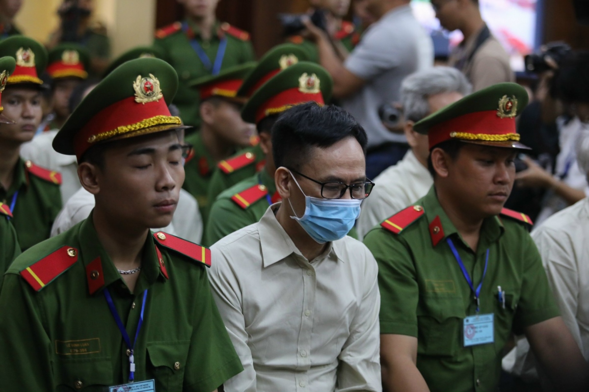 Bị cáo Trần Kỳ Hình nguyên Cục trưởng Cục Đăng kiểm Việt Nam bị đề nghị từ 23 - 25 năm tù về 2 tội danh “Nhận hối lộ” và “Lợi dụng chức vụ, quyền hạn trong khi thi hành công vụ” (Ảnh: T.H)