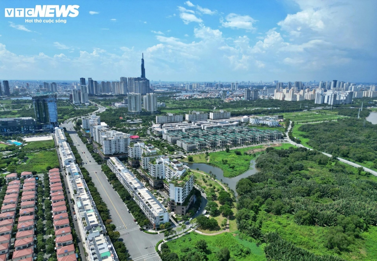 Cụ thể, dự án công viên có tổng kinh phí đầu tư khoảng 6.400 tỷ đồng, được thực hiện từ năm 2024 - 2030 theo quyết định 117/QĐ-BHĐT về kế hoạch phát triển công viên cây xanh của Ban quản lý dự án đầu tư xây dựng hạ tầng đô thị TP.HCM.