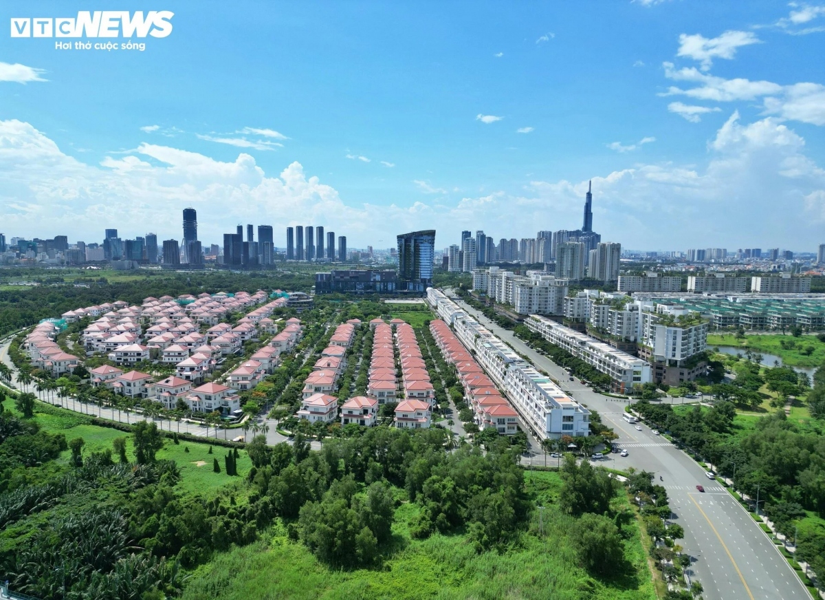 Đồng thời, công viên này cũng có vị trí nằm cạnh Khu đô thị Sala của chủ đầu tư Đại Quang Minh với tổng diện tích quy hoạch khoảng 128 ha.