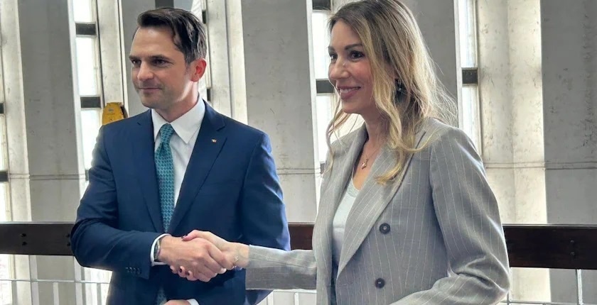 Bộ trưởng Bộ Khai khoáng và Năng lượng Serbia và người đồng cấp Romania đã ký biên bản ghi nhớ về việc xây dựng đường ống dẫn khí đốt giữa hai nước (Ảnh theo balkangreenenergynews).​​​
​​​​