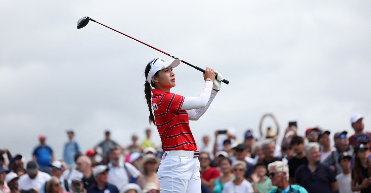 VĐV Atthaya Thitikul thi đấu ở môn golf của Thái Lan. (Ảnh: Reuters).