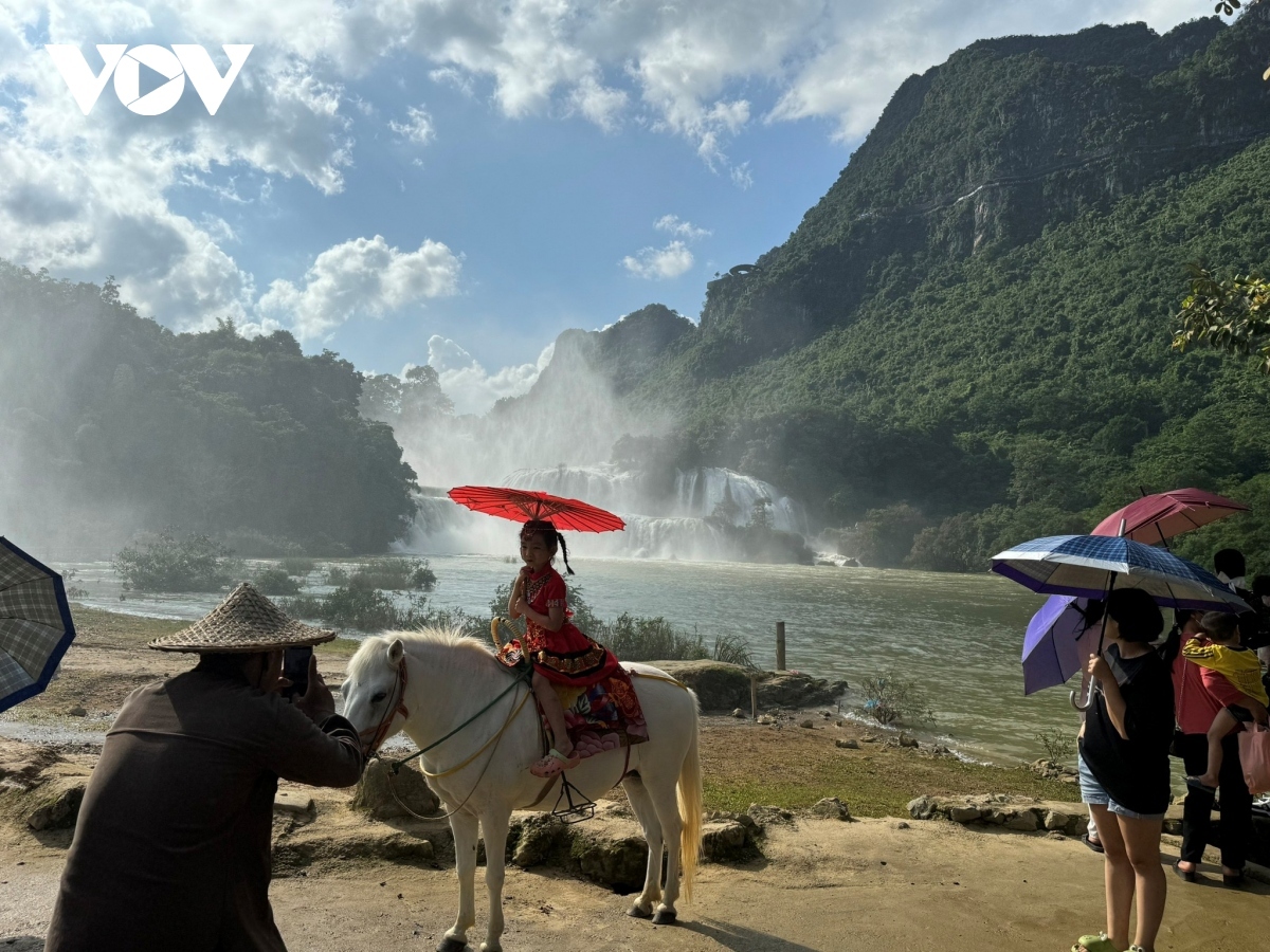 The site boasts many beautiful backgrounds which are perfect to snap photos.