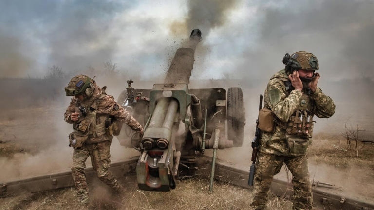 Nga ồ ạt giáng đòn tấn công ở Donbass, giăng thế trận hiểm hóc đối với Ukraine. Ảnh: National Interest