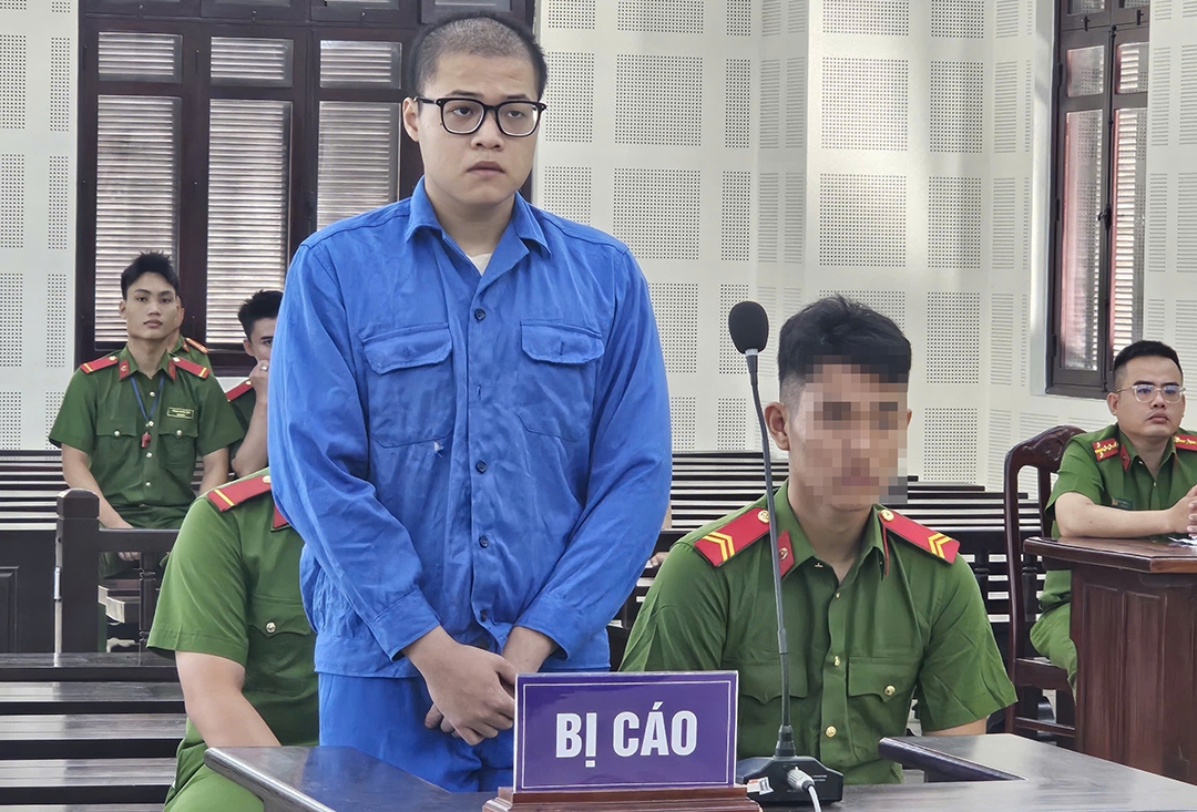 Bị cáo Phạm Hoàng Long tại tòa.