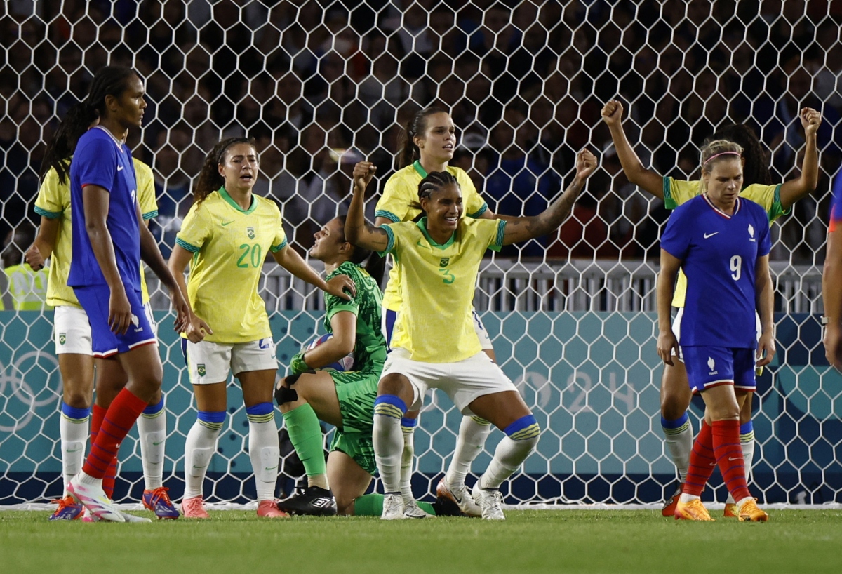 Brazil loại chủ nhà Pháp ở tứ kết bóng đá nữ. (Ảnh: Reuters). 