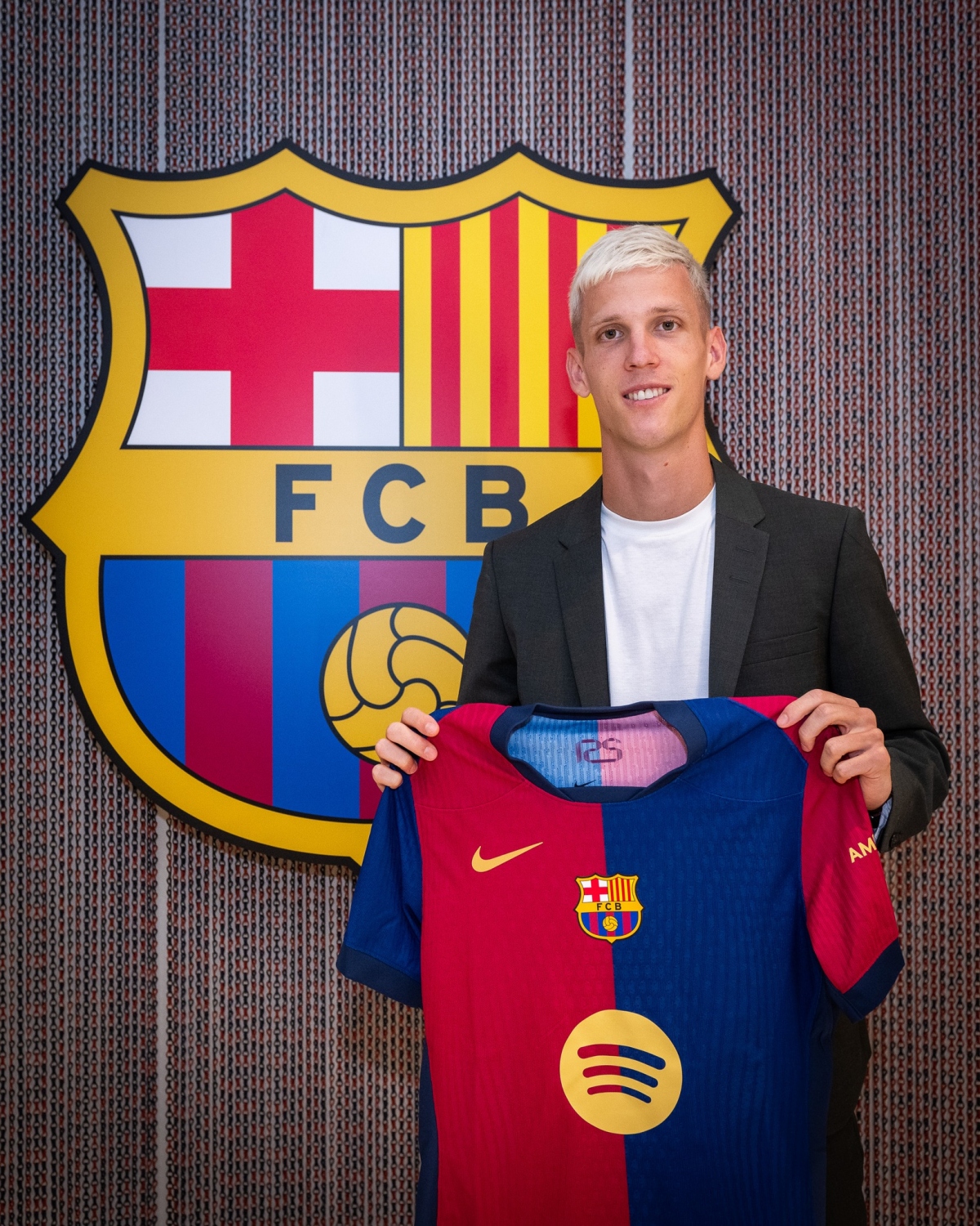 Barca chiêu mộ thành công Dani Olmo (Ảnh: Barca).