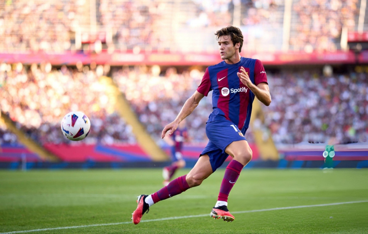 MU cân nhắc chiêu mộ hậu vệ Marcos Alonso (Ảnh: Getty)