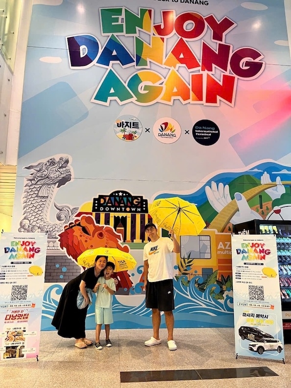 Korean visitors will receive gifts through the check-in service at Tourist Support Center in Da Nang International Airport
