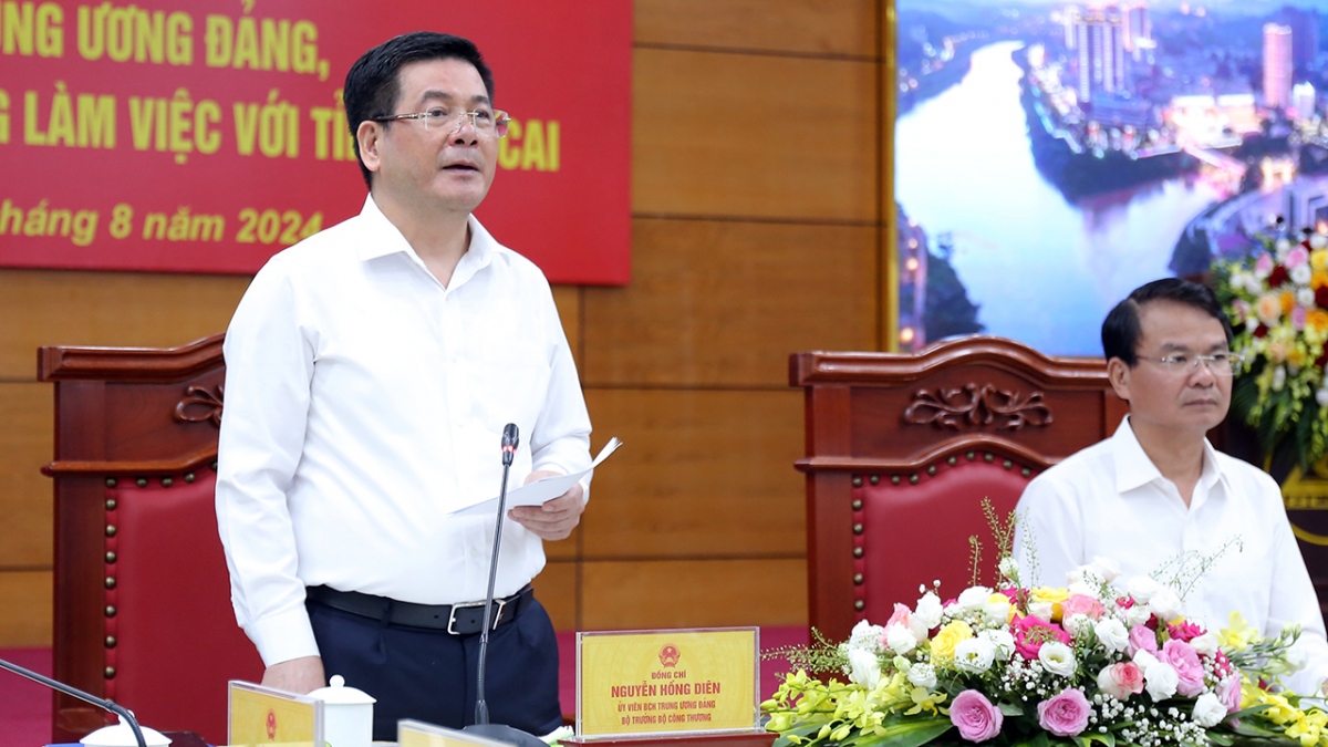 Bộ trưởng Nguyễn Hồng Diên tại buổi làm việc với lãnh đạo tỉnh Lào Cai