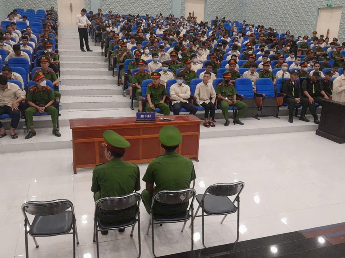 Phiên tòa có số bị cáo, người bị hại đông nhất tỉnh Tiền Giang từ trước đến nay. Đa số các bị cáo tuổi đời còn trẻ