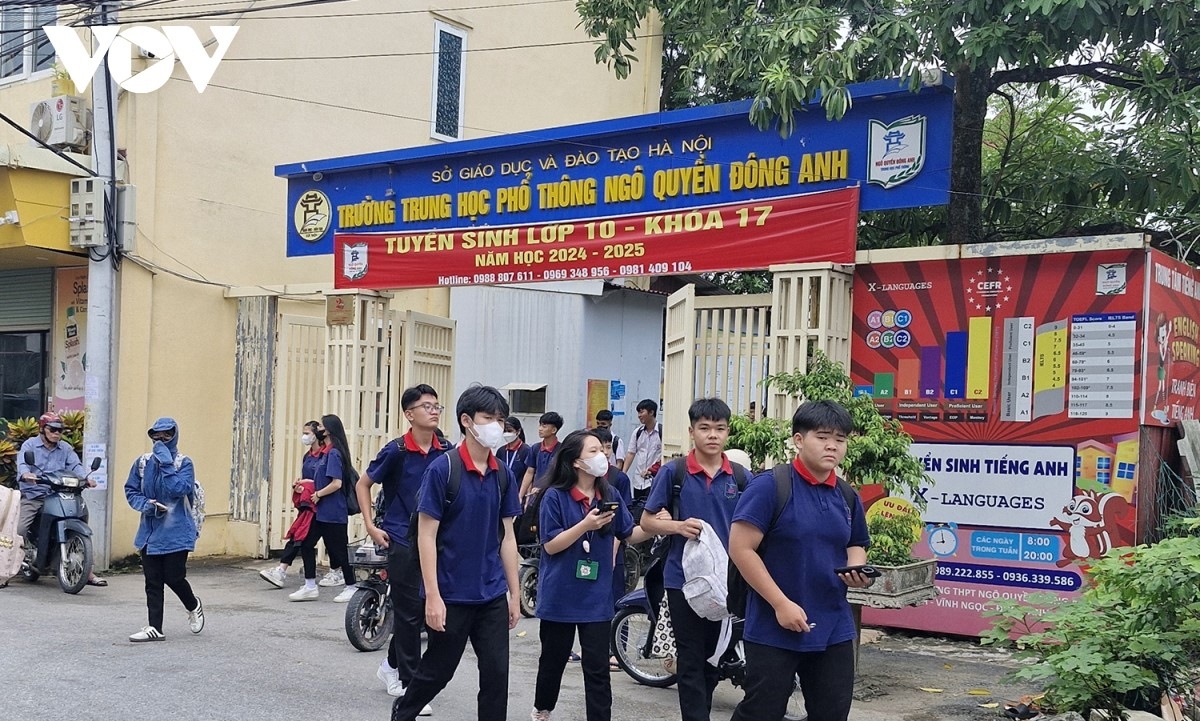 Nhà trường cho biết đã nóng vội trong việc đưa ra quyết định, mặc dù mục đích là tạm dừng học để thống nhất lại quan điểm giáo dục với PHHS.