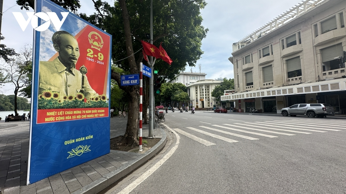 Here a large poster on the intersection of Dinh Tien Hoang-Hang Khay streets features an image of President Ho Chi Minh reading the Declaration of Independence 79 years ago on September 2, 1945.