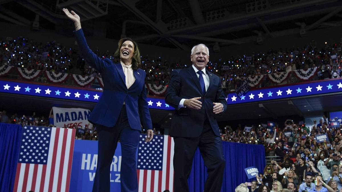 Phó Tổng thống Kamala Harris và Thống đốc bang Minnesota Tim Walz. Ảnh: NBC News