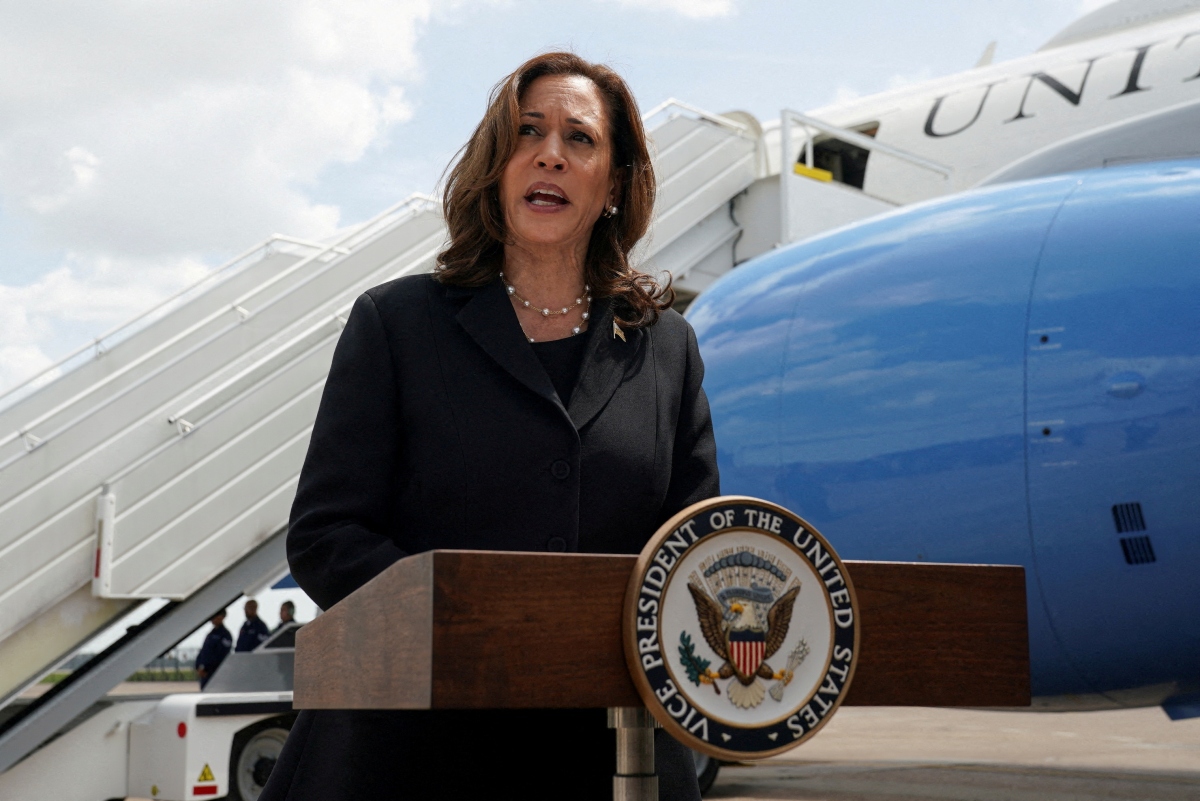 Phó Tổng thống Kamala Harris chuẩn bị công bố đối tác tranh cử (Ảnh: Reuters)