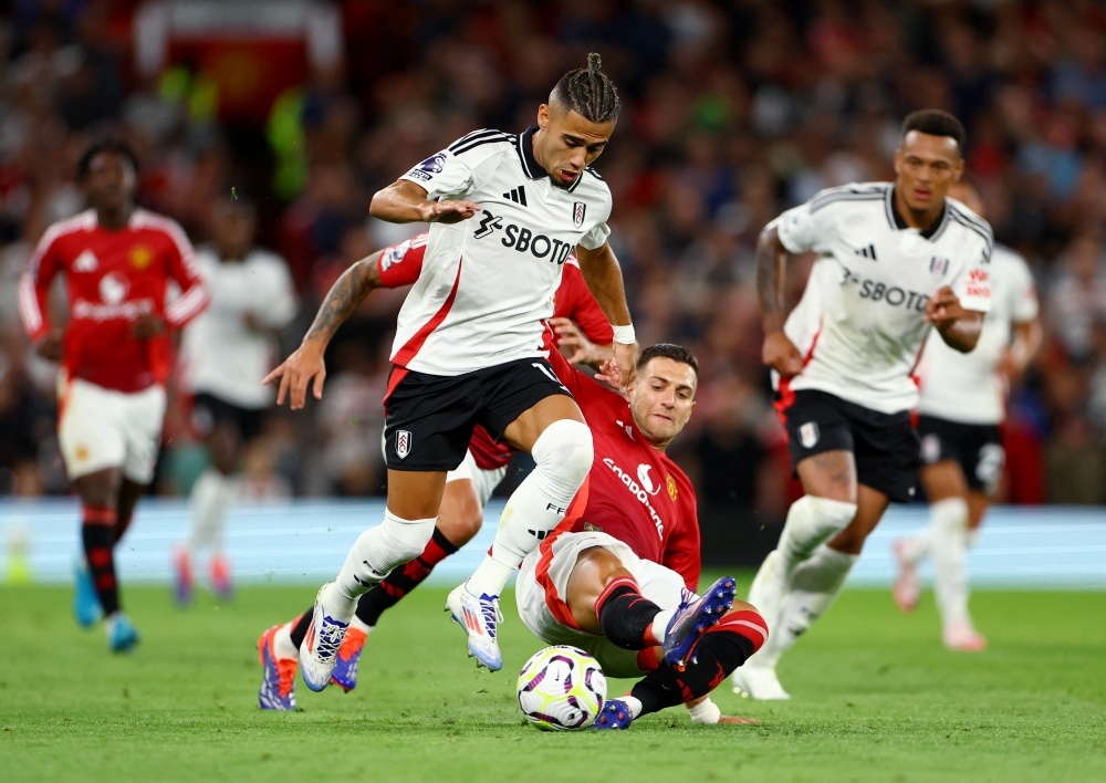 MU gặp khá nhiều khó khăn trước Fulham (Ảnh: Reuters).