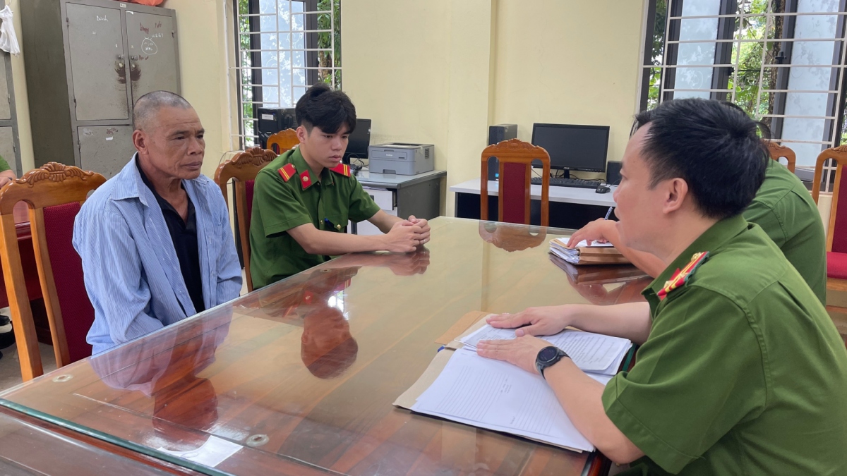 Lường Văn Khoa tại cơ quan công an