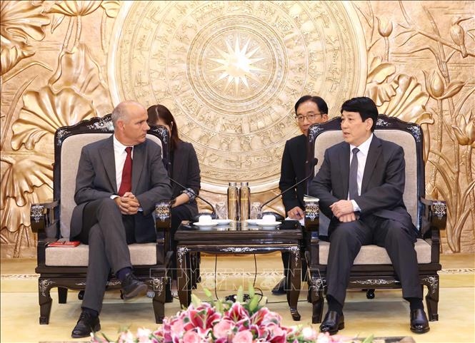 Ủy viên Bộ Chính trị, Thường trực Ban Bí thư Lương Cường tiếp Tổng Bí thư Đảng Cộng sản Bồ Đào Nha Paulo Raimundo (Ảnh: Phương Hoa/TTXVN)