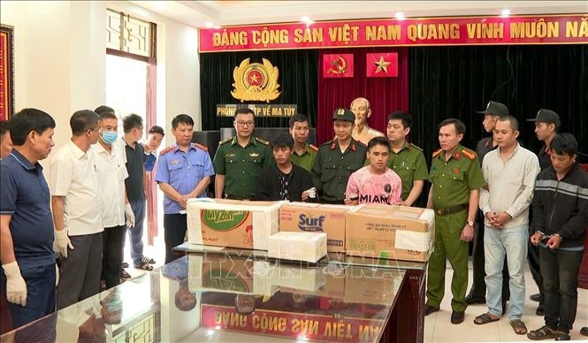 Bốn đối tượng trong chuyên án, thu giữ số lượng lớn ma túy tại cơ quan công an tỉnh Thanh Hóa (Ảnh: Cơ quan công an cung cấp)