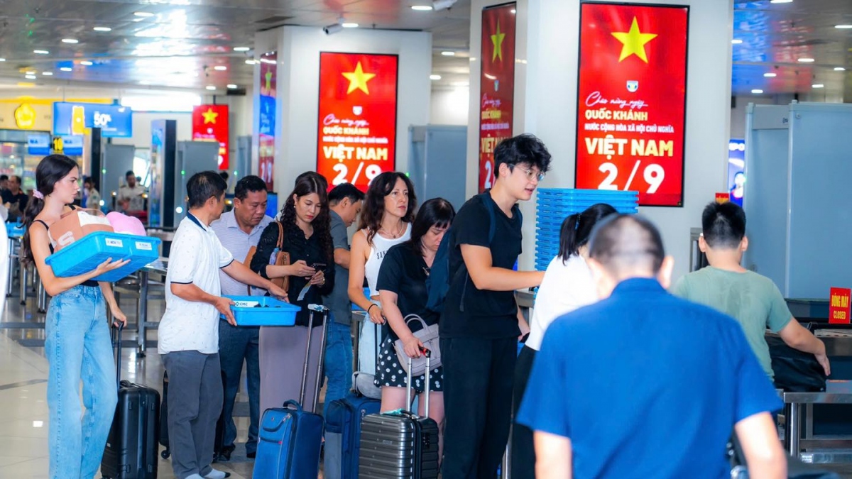 Cảng hàng không quốc tế Nội Bài dự kiến đón khoảng 338 nghìn lượt khách với gần 2.100 lượt chuyến bay trong 4 ngày nghỉ lễ Quốc khánh 2/9.