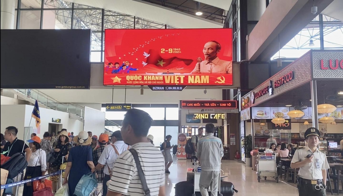 Lực lượng an ninh phối hợp với Đồn công an sân bay quốc tế Nội Bài, Đội cảnh sát giao thông số 15, Thanh tra giao thông tăng cường tuần tra, kiểm soát duy trì đảm bảo an ninh trật tự, an toàn giao thông tại sân bay và các khu vực giáp ranh.