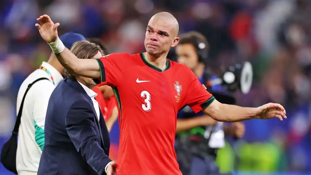 Pepe tuyên bố giải nghệ ở tuổi 41 sau 23 năm chơi bóng chuyên nghiệp (Ảnh: Getty).