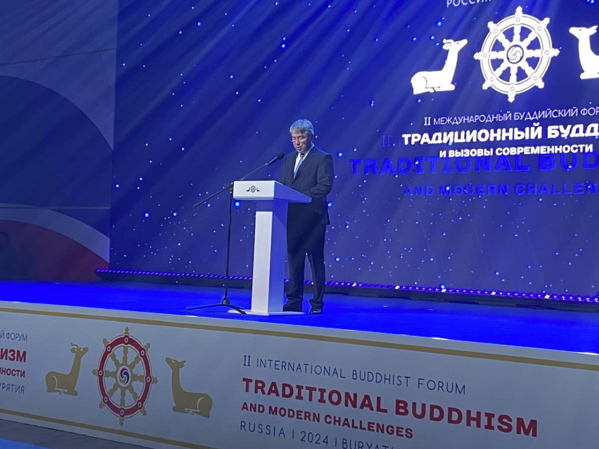 Ông Alexey Tsydenov, Người đứng đầu Cộng hòa Buryatia phát biểu tại Phiên khai mạc