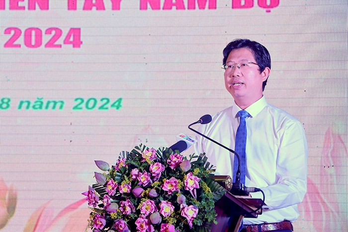 Phó Chủ tịch UBND tỉnh Đồng Tháp Huỳnh Minh Tuấn phát biểu khai mạc (Ảnh: Việt Tiến)