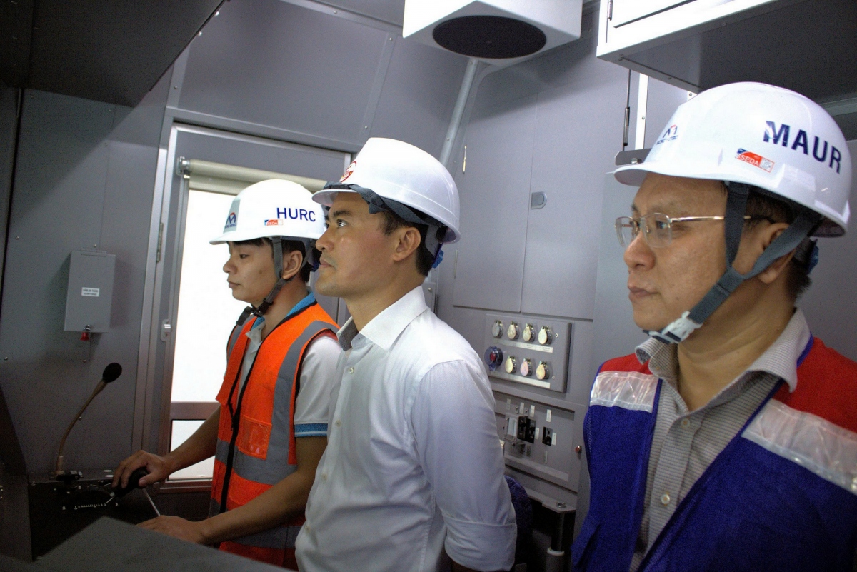 Phó Chủ tịch UBND TPHCM Bùi Xuân Cường kiểm tra thực tế (ảnh MAUR)