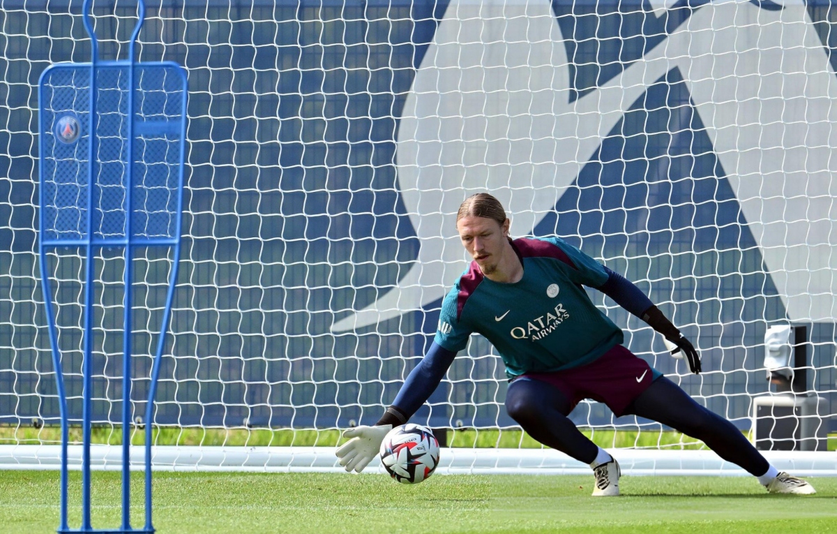 Thủ môn của PSG - Matvei Safonov là cái tên đáng chú ý nhất trong thành phần ĐT Nga chuẩn bị cho trận gặp
ĐT Việt Nam. (Ảnh: Getty). 