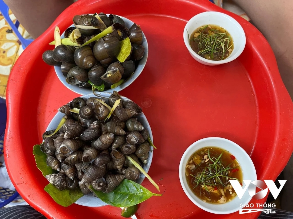 Một món quà từ thiên nhiên, chỉ nhìn thấy thôi đã ứa nước miếng và muốn chạy ngay ra hàng gọi một bát ốc luộc để ngồi nhâm nhi với bạn bè, người thân