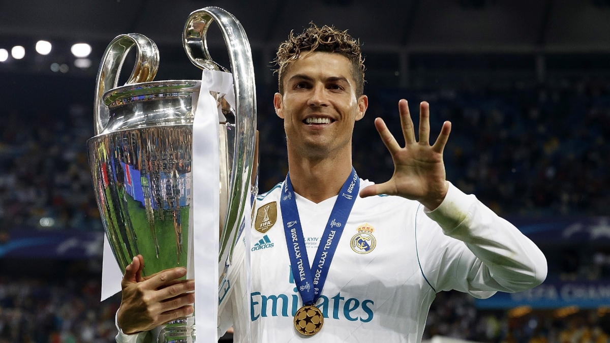 Ronaldo được vinh danh ở lễ bốc thăm vòng bảng Cúp C1 châu Âu 2024/2025. (Ảnh: Getty). 
