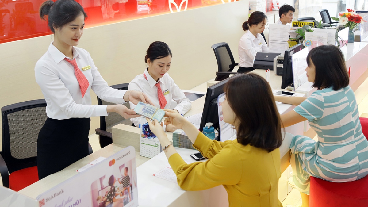 Nhiều ngân hàng đang nỗ lực giải ngân bằng các gói vay với lãi suất ưu đãi