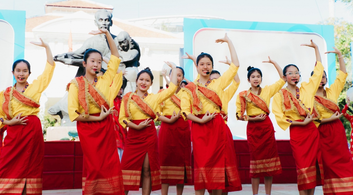 Visitors to the event are treated to special dances and music performances featuring a message of solidarity, peace, and friendship, among the three countries.
