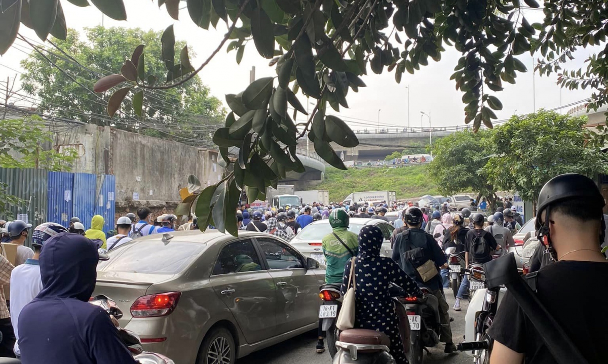 Vụ việc khiến giao thông ùn ứ qua khu vực