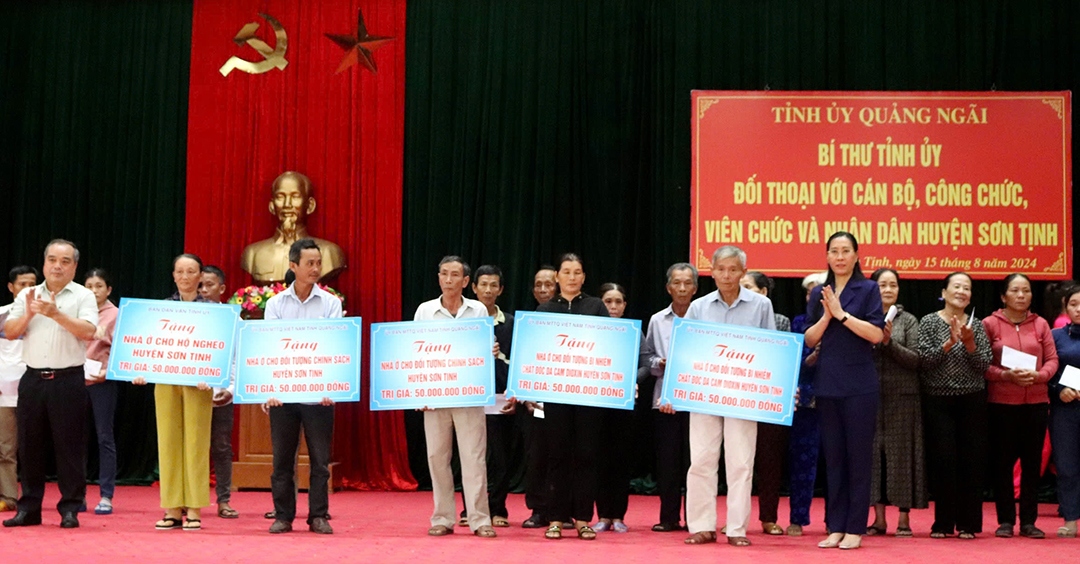 5 hộ dân khó khăn về nhà ở được tặng 50 triệu đồng/hộ để xây nhà