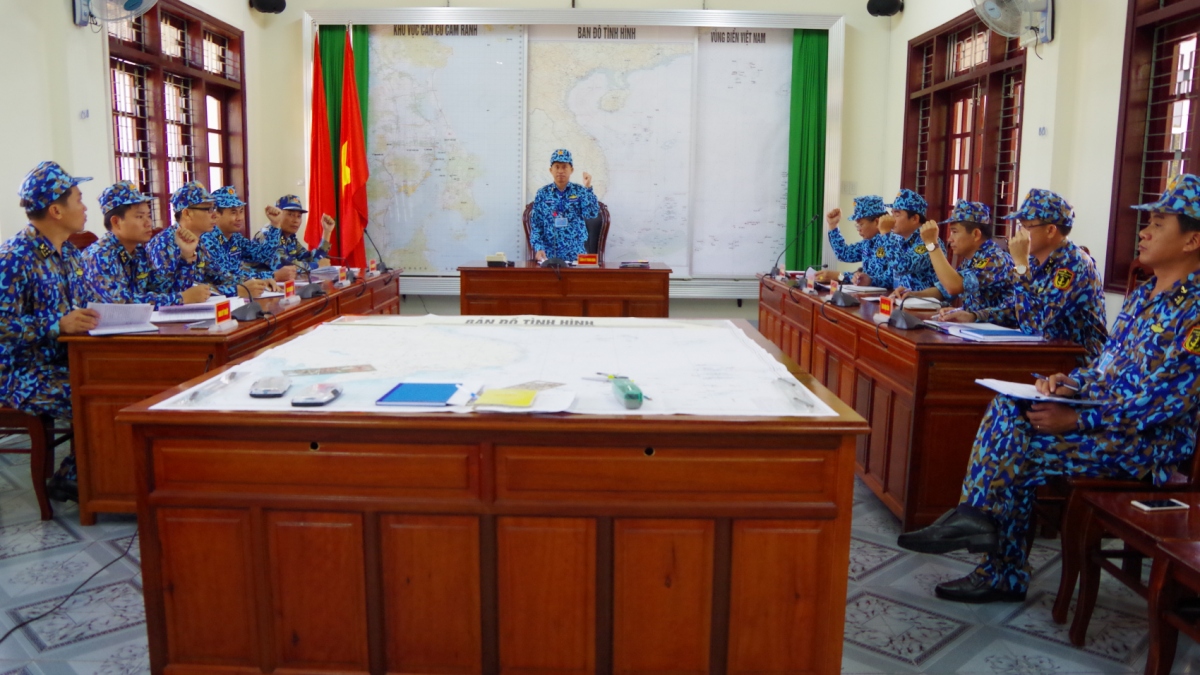 Một buổi sinh hoạt Chi bộ của thủy thủ Trung đoàn Tàu ngầm 196