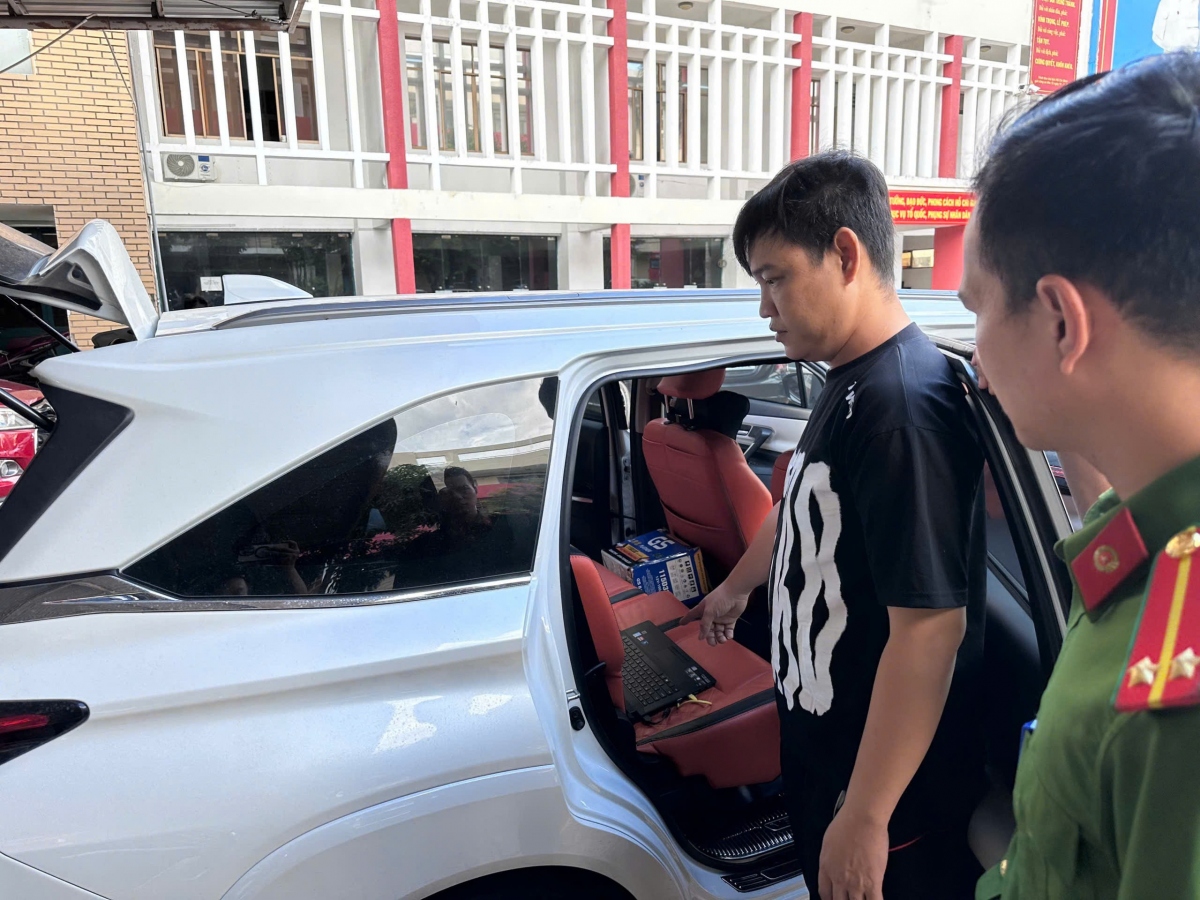 Theo công an, vụ án này do nhóm người sống tại TP.HCM câu kết với người nước ngoài thực hiện. (Ảnh: Bảo Trân)