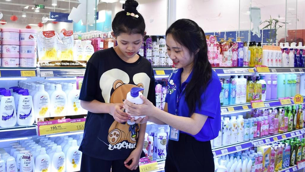 Thị trường năm học mới thêm sôi động với sự tham gia của nhóm hàng giặt xả