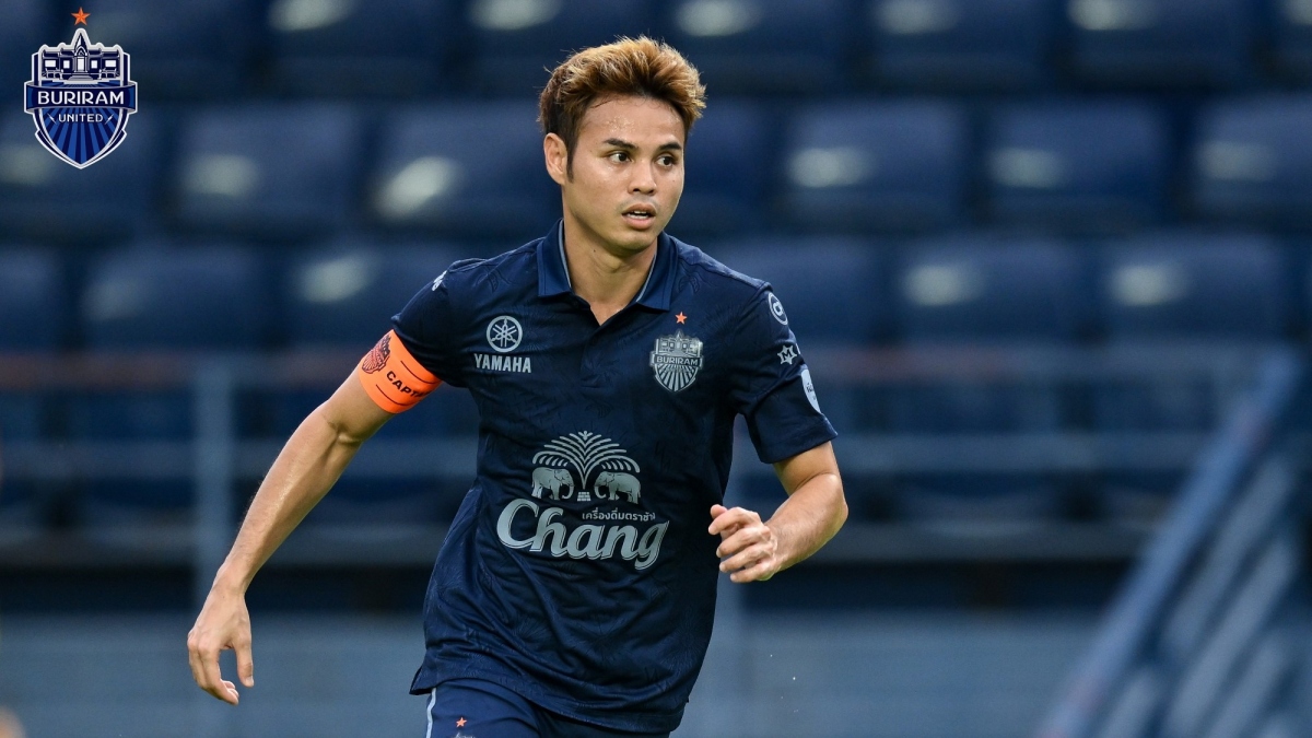 Theerathon Bunmathan sẽ là một tron những ngôi sao nổi bật nhất của Buriram United trong trận đấu sắp tới với CLB CAHN. (Ảnh: Buriram United).
