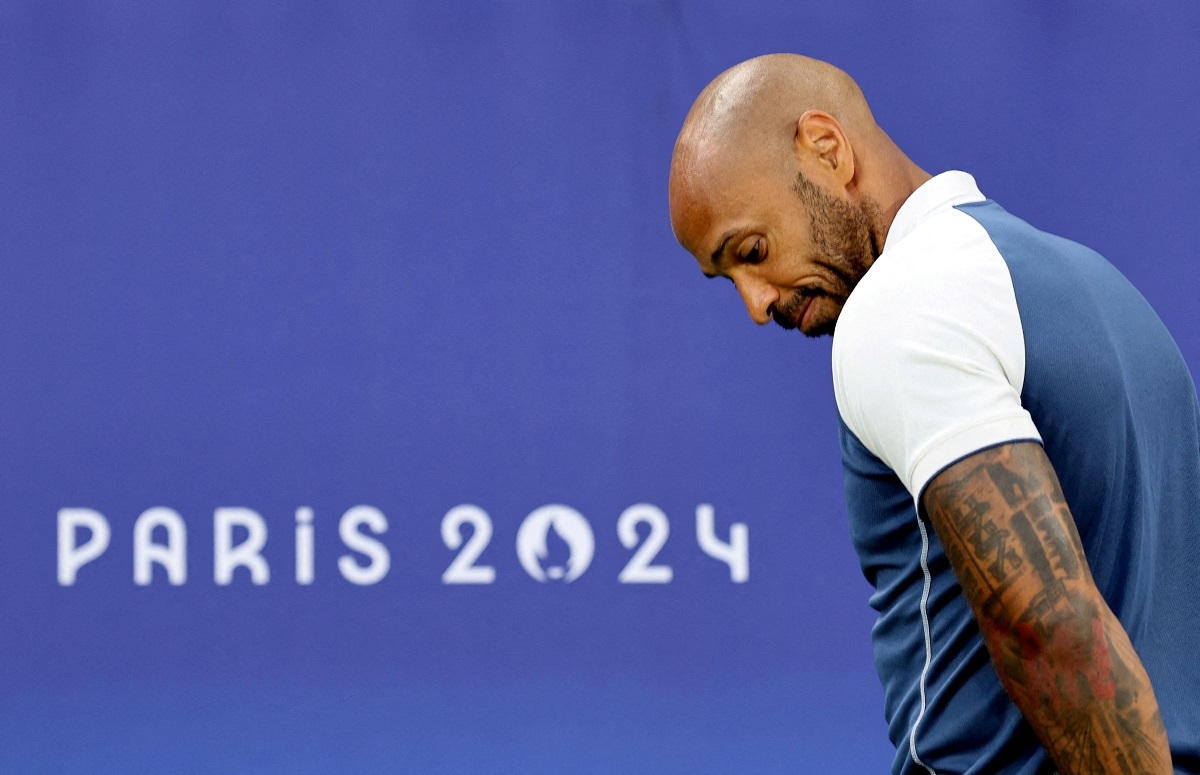 Sự thất vọng của HLV Henry. (Ảnh: Reuters). 