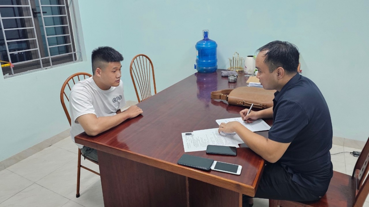 Trương Minh Hiếu bị đưa về trụ sở Công an xã Nghĩa Phương, huyện Lục Nam, tỉnh Bắc Giang để làm việc