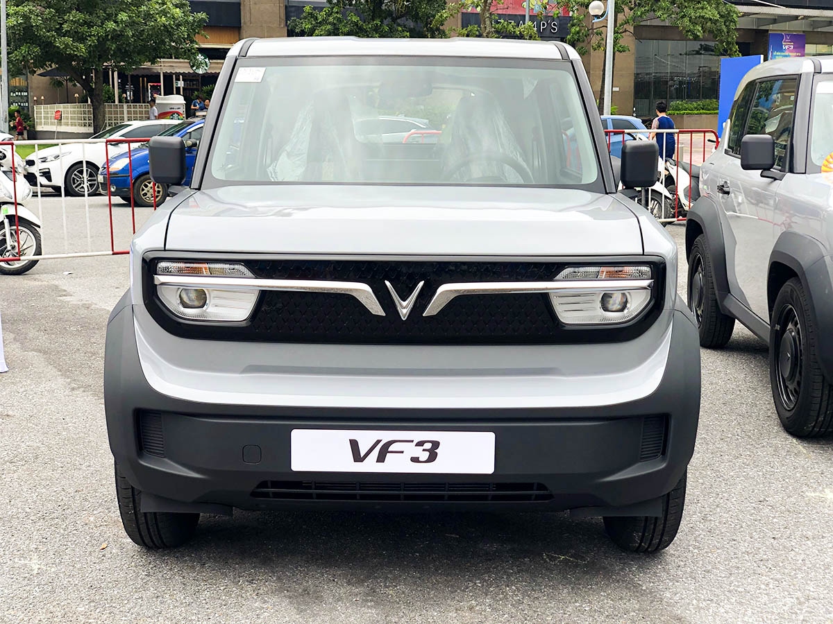 Thiết kế vuông vức, khiến nhiều người tiêu dùng liên tưởng tới phiên bản mini của những mẫu xe địa hình nổi tiếng như: Ford Bronco hay Suzuki Jimny.