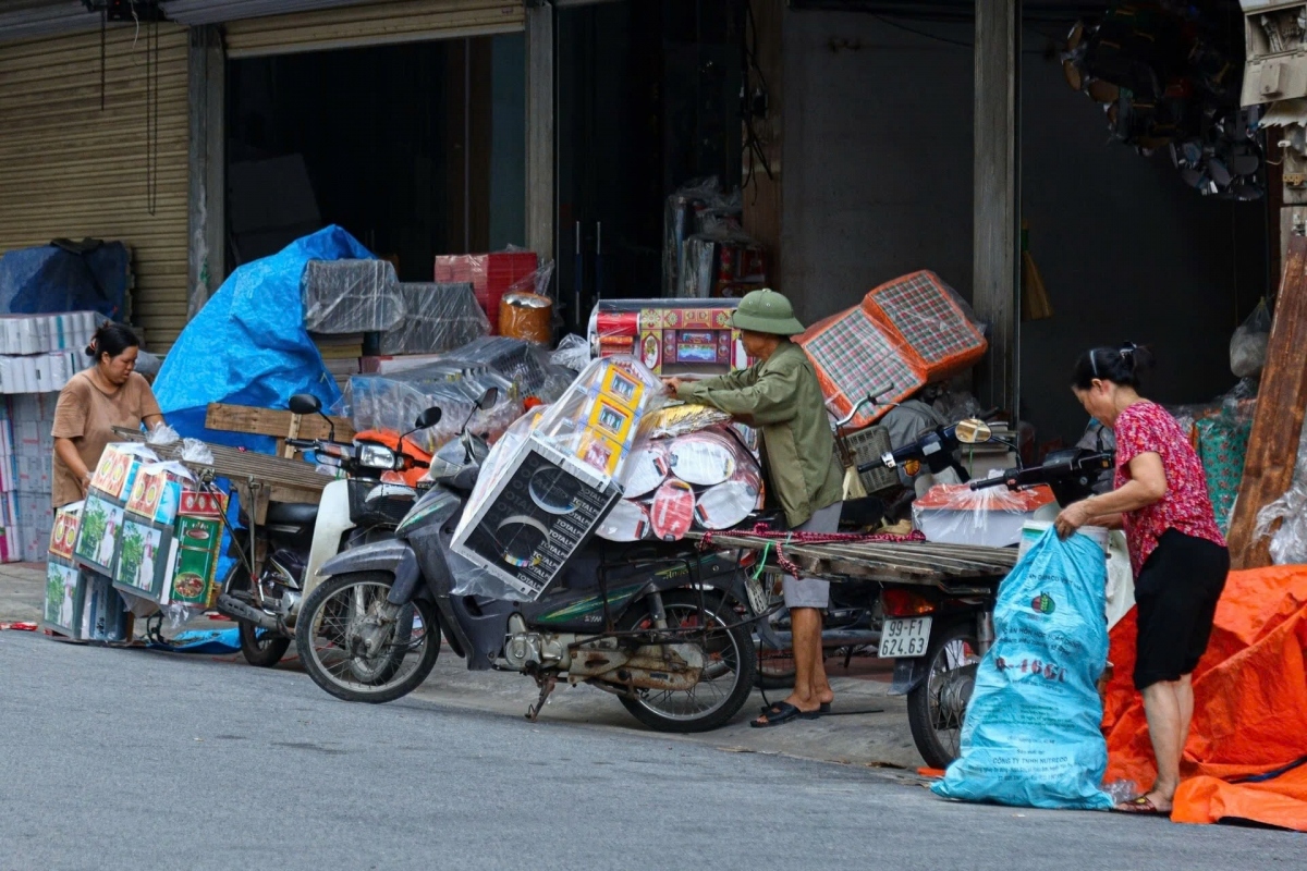 Bustling scenes of local people hard at work can easily be spotted across the village over recent days.