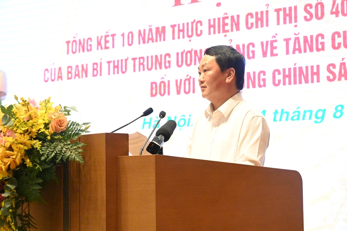 Bộ trưởng Chủ nhiệm Ủy ban Dân tộc Hầu A Lềnh phát biểu tại hội nghị