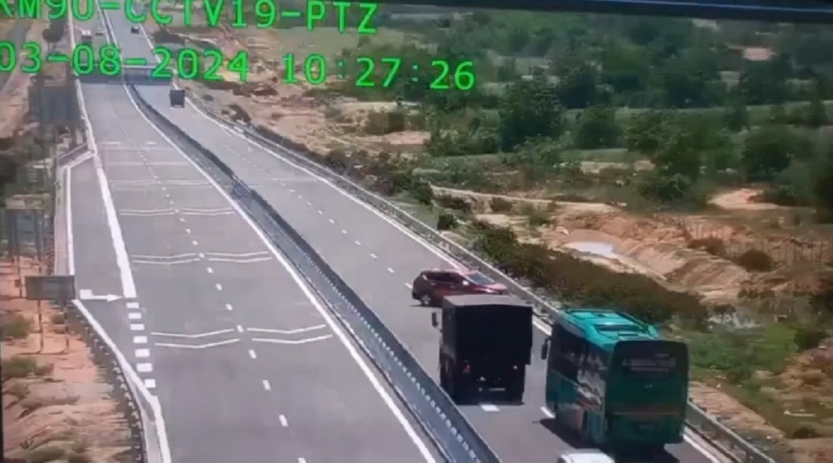 Vụ việc được camera ghi lại. Ảnh từ clip