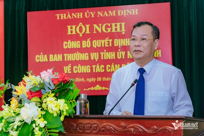 Ông Lê Quốc Chỉnh - Phó Bí thư Thường trực Tỉnh ủy, Chủ tịch HĐND tỉnh Nam Định phát biểu tại hội nghị