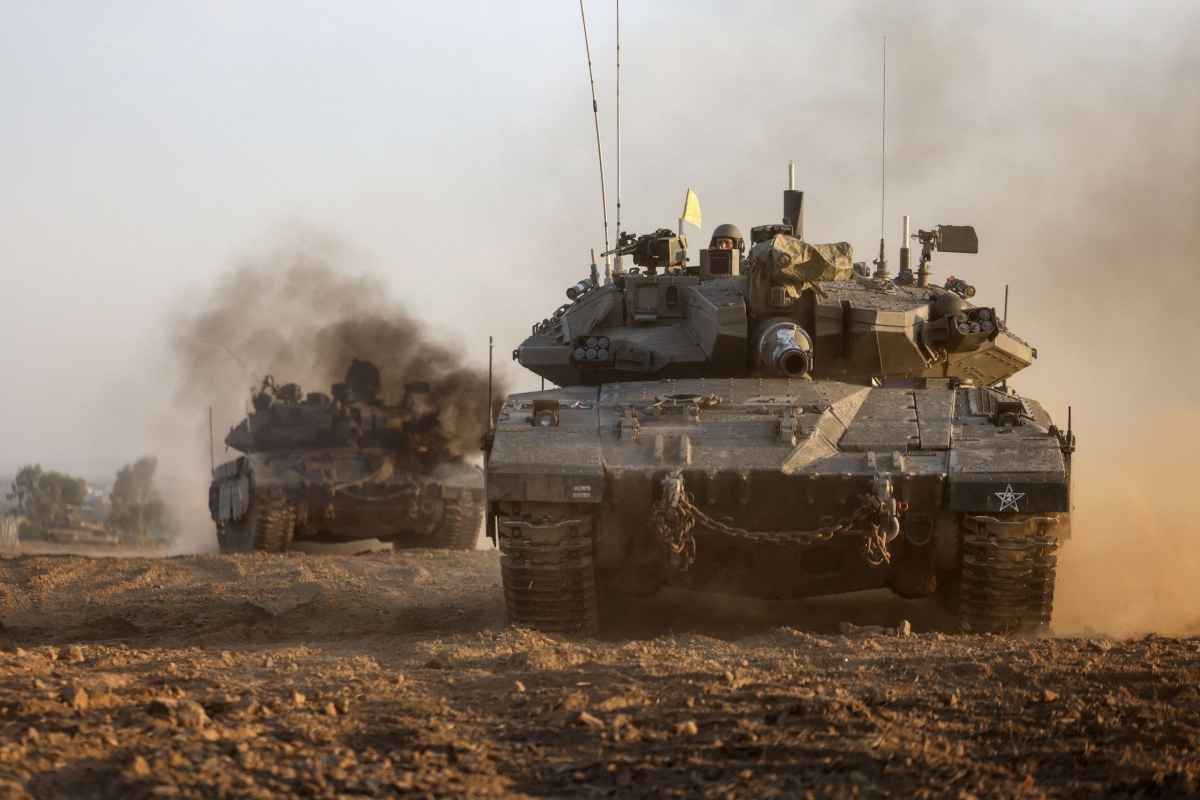 Xe tăng Israel tiến vào Dải Gaza. Ảnh: Getty