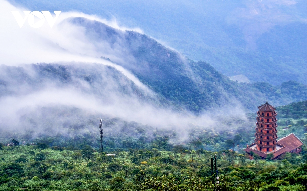 The Ministry of Culture, Sports and Tourism, together with the National UNESCO Committee, has recently prepared a report nominating the inclusion of the Yen Tu Complex on the list of those planned to have world heritage dossiers to the UNESCO World Heritage Centre.