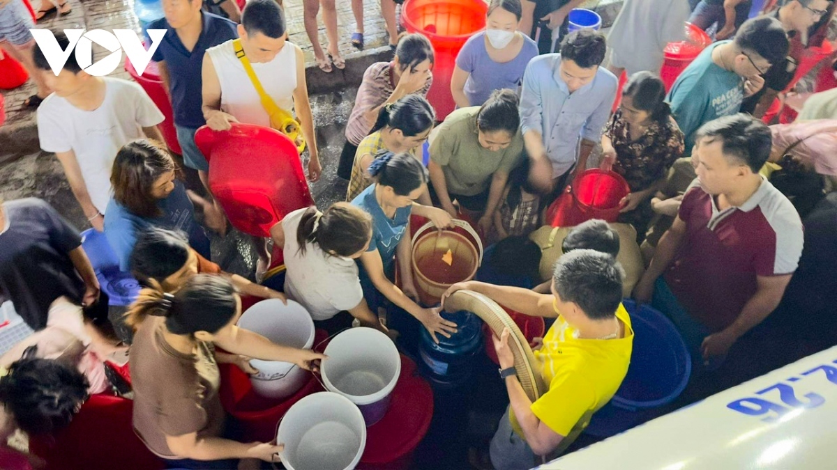 Người dân Khu đô thị Thanh Hà chịu cảnh mất nước, thiếu nước sinh hoạt nhiều ngày