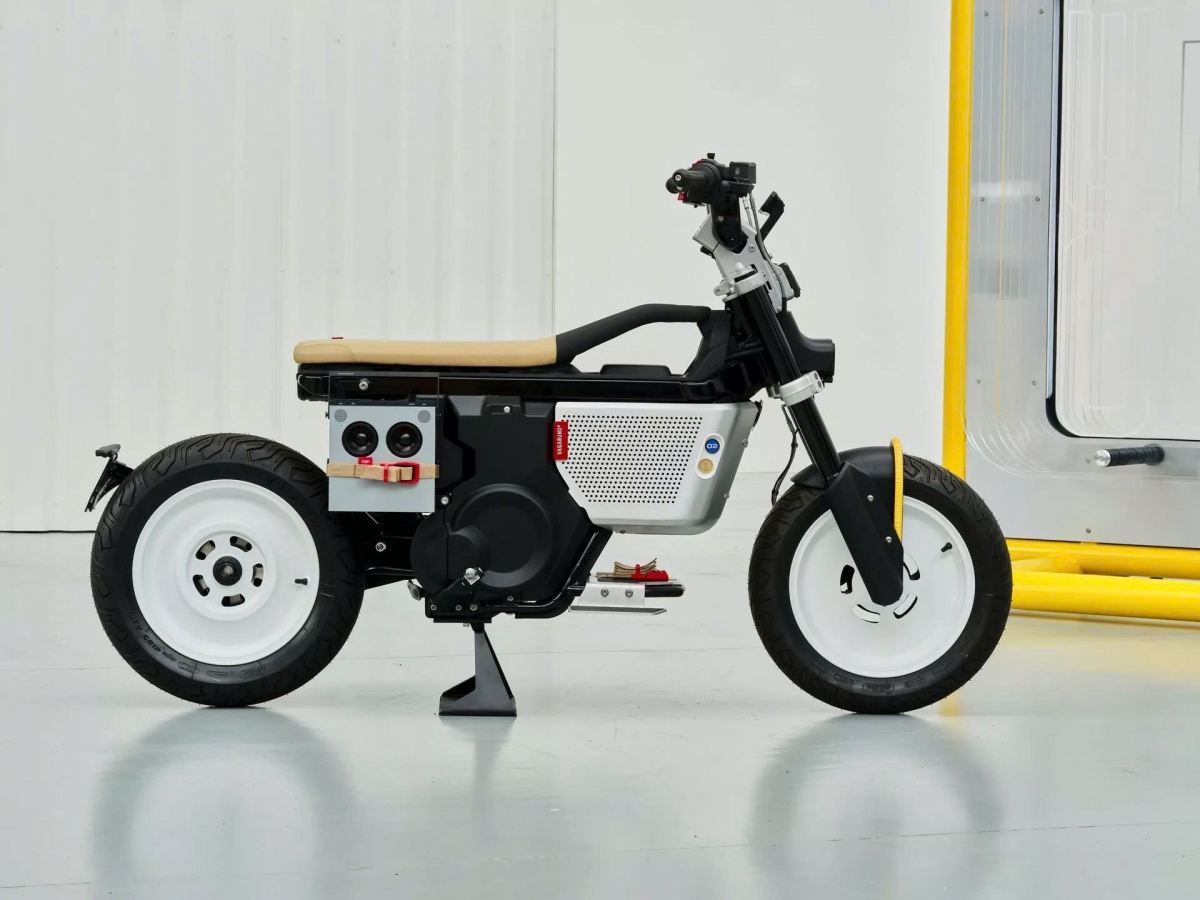BMW Motorrad mới đây đã kết hợp cùng hãng thiết kế Vagabund đến từ Áo để phát triển ý tưởng cho mẫu mô tô điện thời trang với phong cách cổ điển.